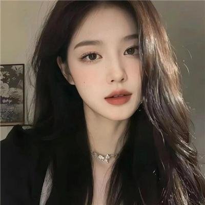 穿着旗袍的女孩